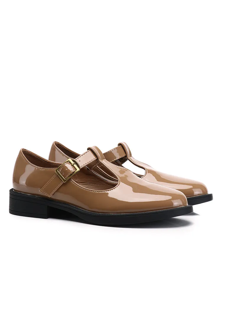 Camryn Rounded Toe Loafers (Tortilla)