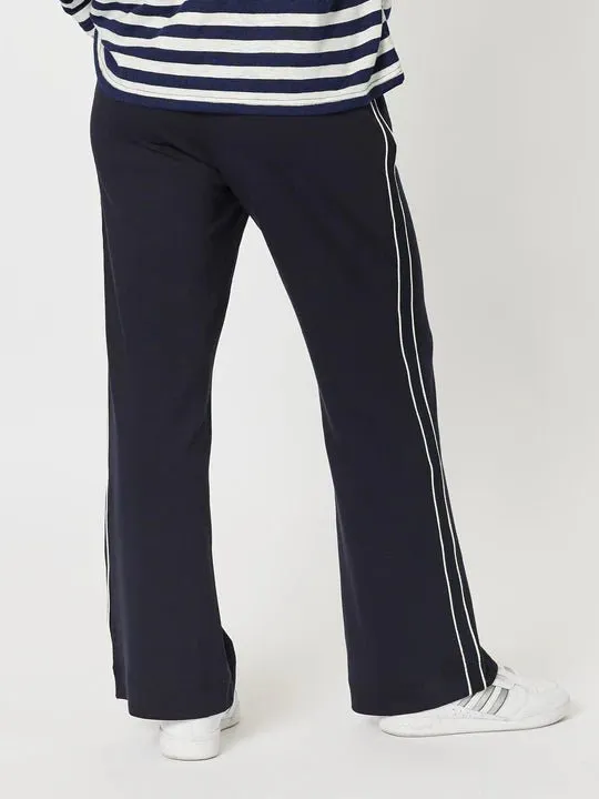 URBAN TRACKPANT NAVY