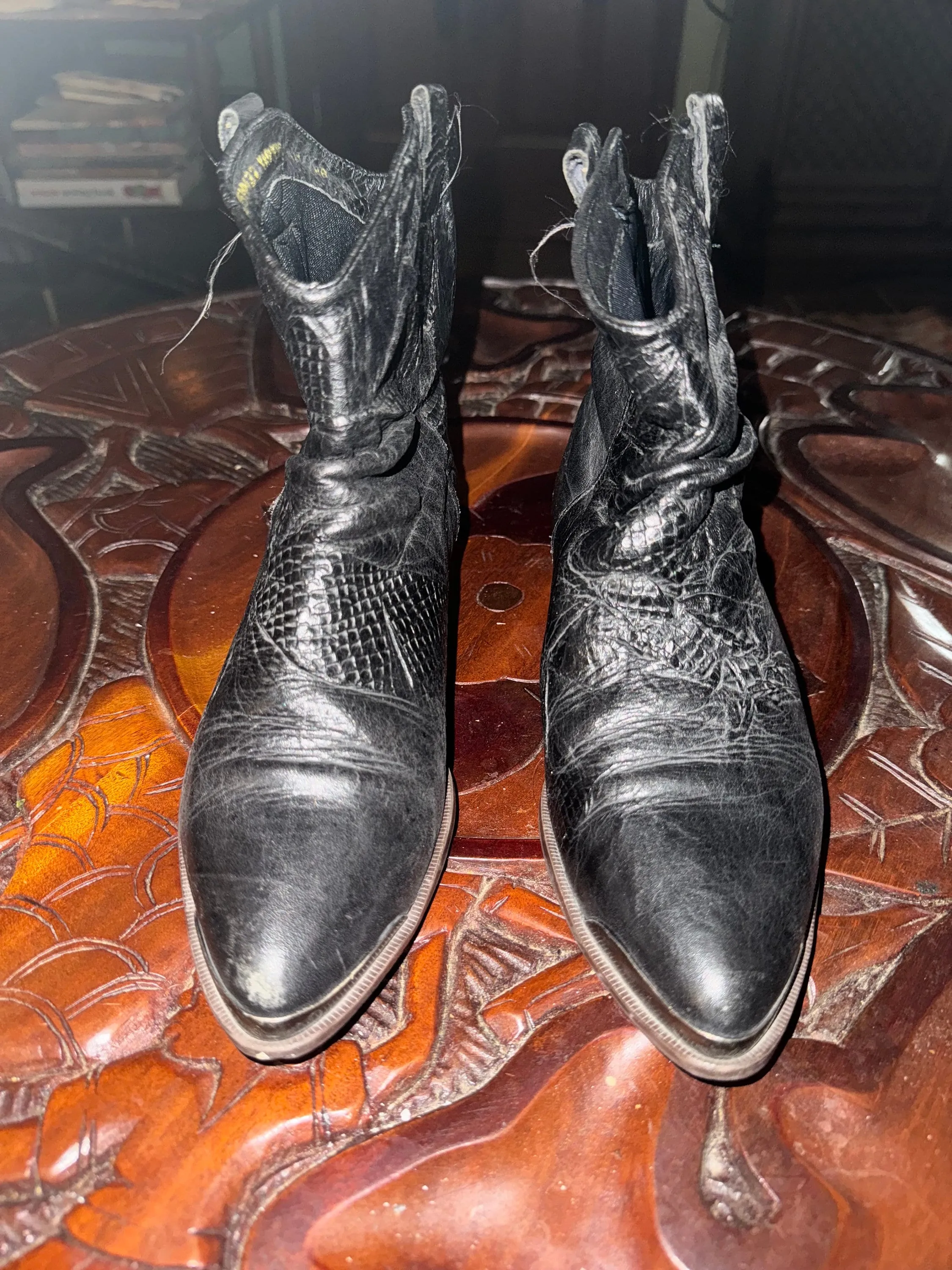 Vintage black 80's short rocker boots 8 B