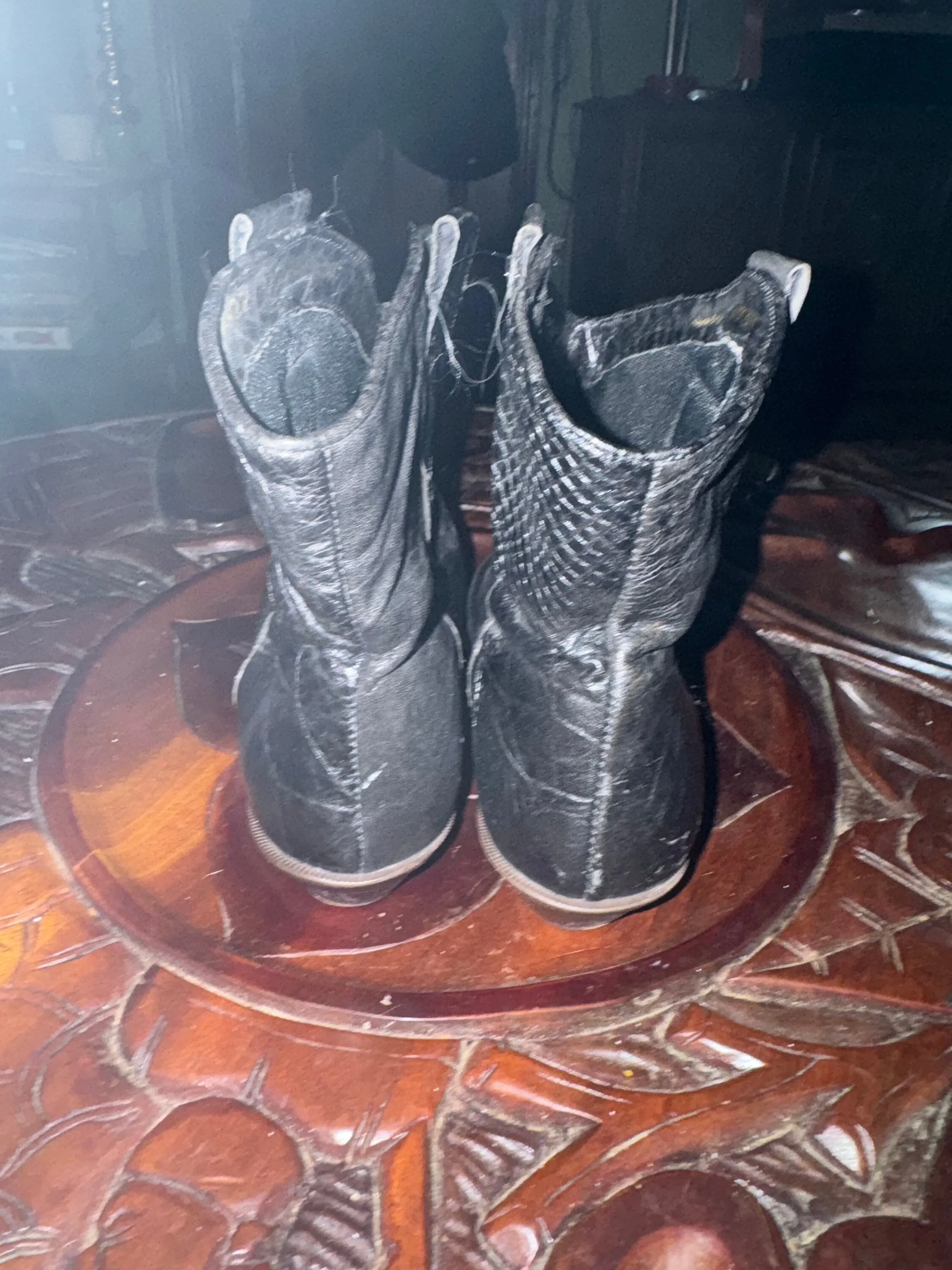Vintage black 80's short rocker boots 8 B